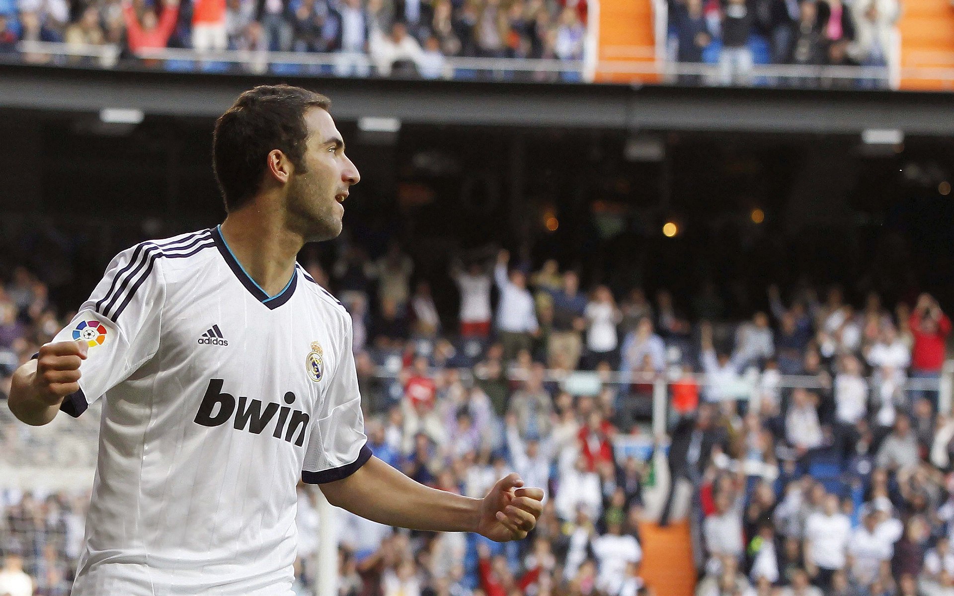 九游网页官网-“马科斯·莫奇的全场防守表现，帮助美洲狮队在世界赛场上占领一席之地”